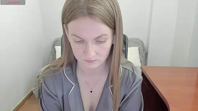 Snapshot of Alisha_Skyes chatting on 05/08/26, 03:39 Alisha Skyes online show from 05/08/26, 03:39