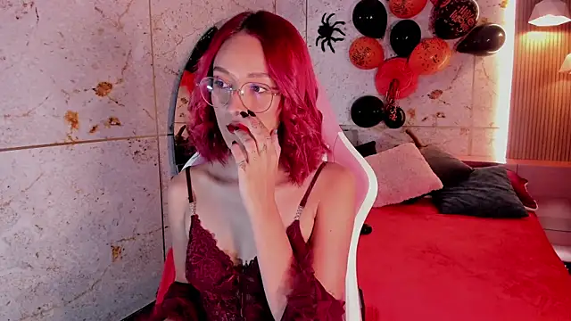 daphne courtis online show from 10/29/25, 01:30