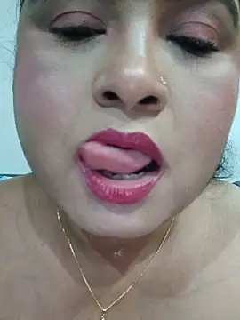 hornyriyanka online show from 05/19/26, 03:02