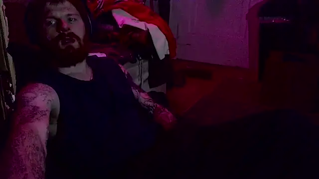 Snapshot of Magnetic127 chatting on 12/18/25, 09:04 Magnetic127 online show from 12/18/25, 09:04