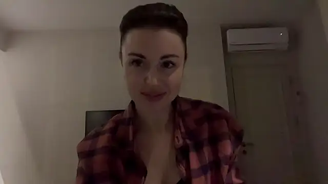 Snapshot of Gilin1 chatting on 11/01/25, 07:05 Gilin1 online show from 11/01/25, 07:05