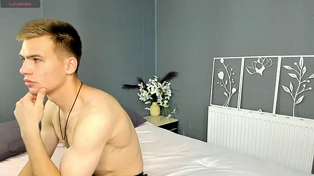 Snapshot of Garden_of_Eden_ chatting on 06/01/26, 04:25 Garden of Eden online show from 06/01/26, 04:25