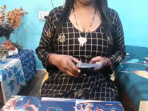 PREETI BABY online show from 10/24/25, 05:04