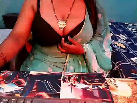 Snapshot of PREETI_BABY chatting on 05/18/26, 07:03 PREETI BABY online show from 05/18/26, 07:03