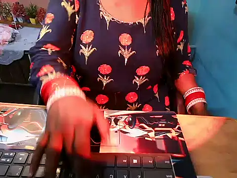 Snapshot of PREETI_BABY chatting on 06/28/26, 05:13 PREETI BABY online show from 06/28/26, 05:13