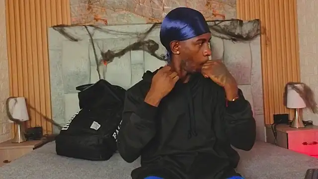 pipedark  online show from 10/17/25, 03:42