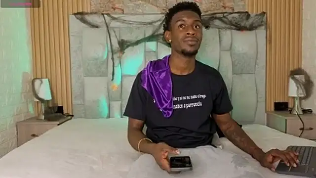 pipedark  online show from 10/21/25, 03:51