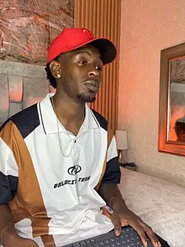 pipedark  online show from 12/22/25, 03:47