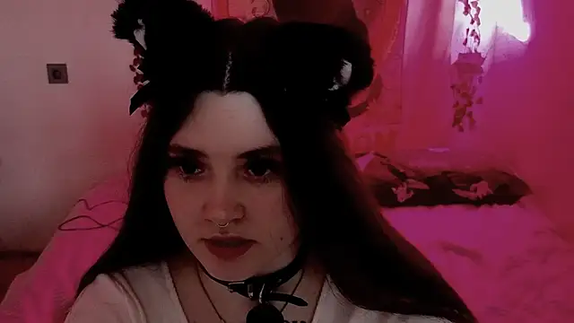 Snapshot of mirana_blade chatting on 10/18/25, 05:43 mirana blade online show from 10/18/25, 05:43