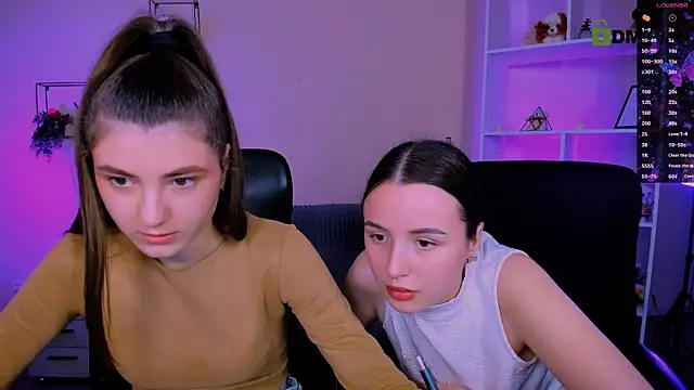 lissa night online show from 11/18/25, 03:05