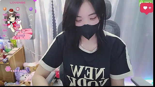 Snapshot of HanaYourlove chatting on 06/19/26, 12:53 HanaYourlove online show from 06/19/26, 12:53