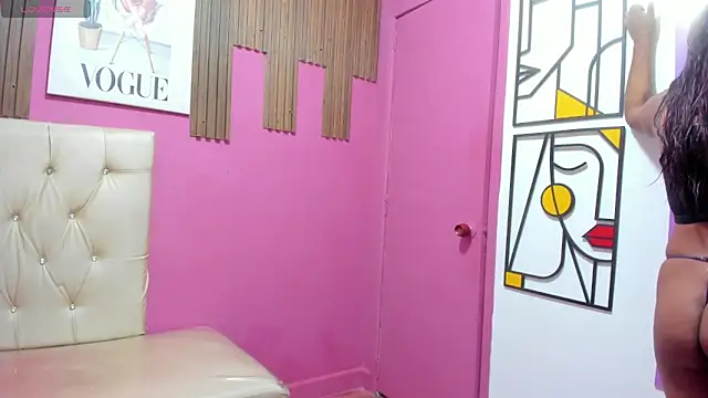 Lucia Spear online show from 12/17/25, 12:44