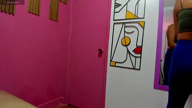 Lucia Spear online show from 12/18/25, 01:17