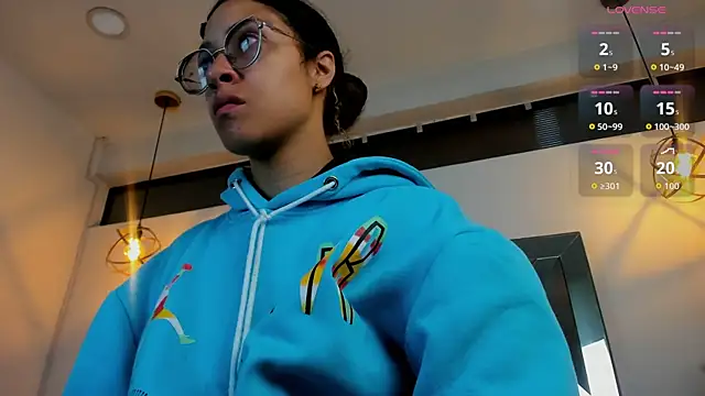 Hanna Cornee  online show from 09/23/25, 01:36