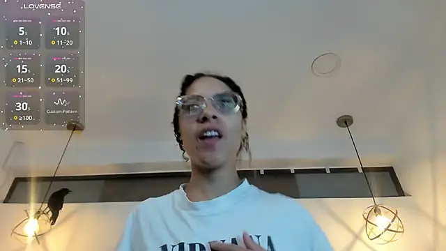 Hanna Cornee  online show from 11/04/25, 01:54