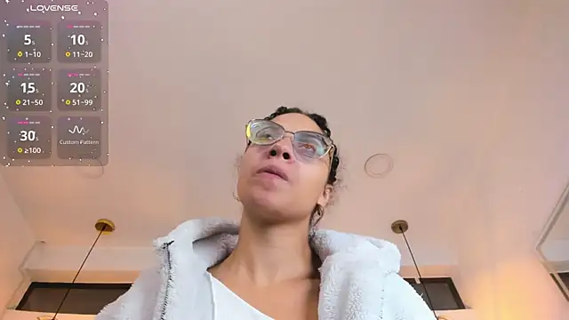 Hanna Cornee  online show from 01/08/26, 12:51