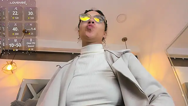 Hanna Cornee  online show from 01/10/26, 01:13