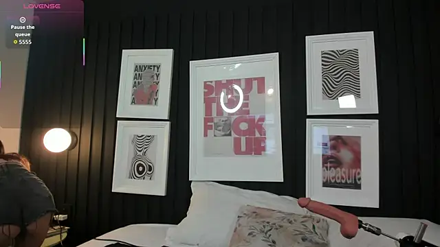 chiara evanns online show from 10/14/25, 11:11