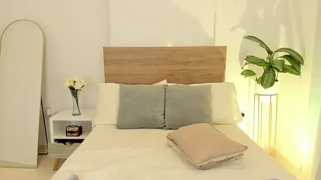 Lea Joness online show from 09/29/25, 11:42