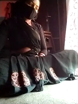 juhijaan2005 online show from 12/19/25, 08:32