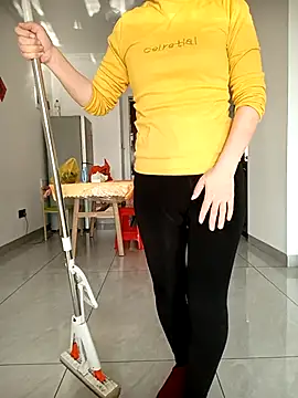 chengcheng12 online show from 12/19/25, 01:45