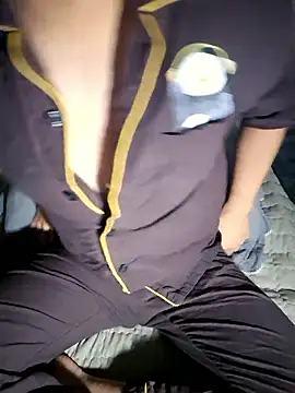 111owo111 online show from 10/21/25, 03:35