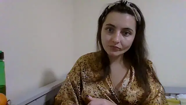 DInaraXRose online show from 10/06/25, 07:00