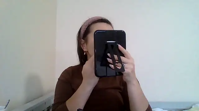 DInaraXRose online show from 10/21/25, 09:32