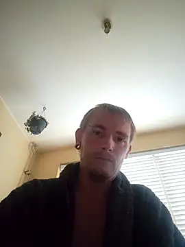 piercingpik online show from 10/21/25, 02:40