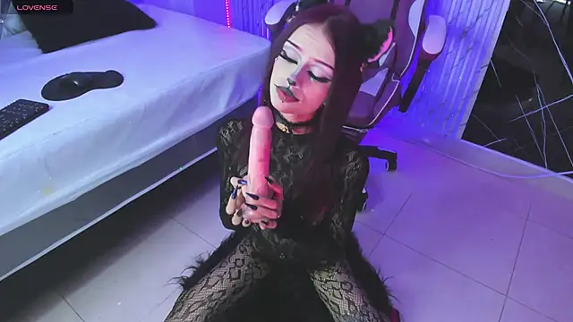 chloe jacksonn online show from 10/10/25, 10:53