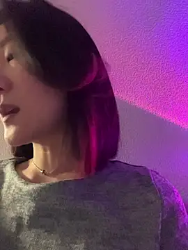 AikoYamada online show from 11/11/25, 05:51