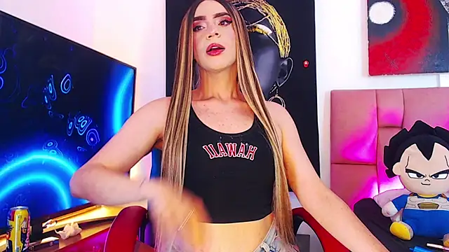 Snapshot of Valentina_Shine chatting on 10/04/25, 05:49 Valentina Shine online show from 10/04/25, 05:49