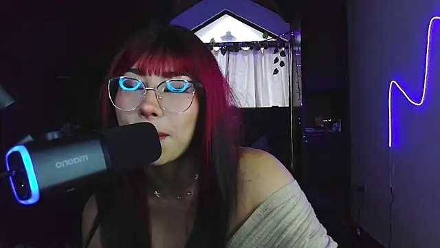 Shisuku Sophi online show from 10/24/25, 09:11