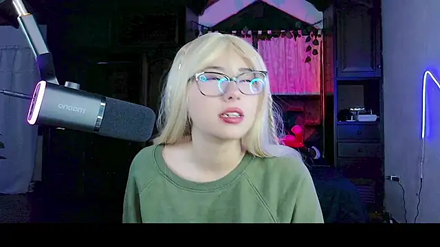 Shisuku Sophi online show from 11/23/25, 11:15