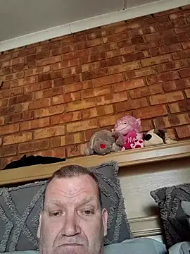 wallacelegend online show from 09/23/25, 05:54