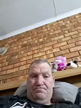 wallacelegend online show from 09/25/25, 05:33