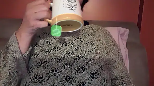 Snapshot of Ofcourseoneday chatting on 10/07/25, 08:11 Ofcourseoneday online show from 10/07/25, 08:11