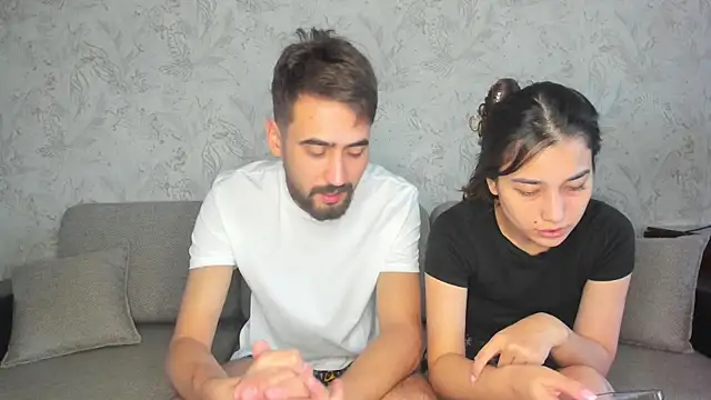 Snapshot of sophywhisper chatting on 09/19/25, 08:16 sophywhisper online show from 09/19/25, 08:16