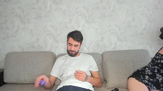 Snapshot of sophywhisper chatting on 10/15/25, 06:57 sophywhisper online show from 10/15/25, 06:57