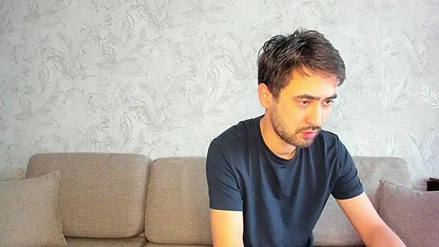 Snapshot of sophywhisper chatting on 01/14/26, 06:19 sophywhisper online show from 01/14/26, 06:19