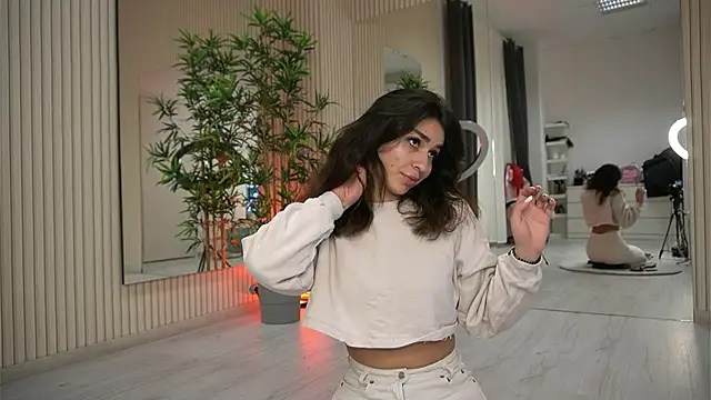 EmmaBlanco online show from 10/21/25, 07:25