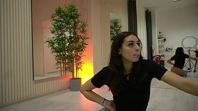 EmmaBlanco online show from 12/21/25, 08:38