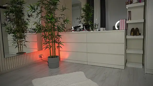 EmmaBlanco online show from 04/08/26, 04:56