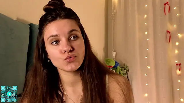 chloemilka online show from 02/15/26, 05:20