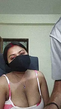 Snapshot of SassyWildCouple chatting on 05/03/26, 04:24 SassyWildCouple online show from 05/03/26, 04:24