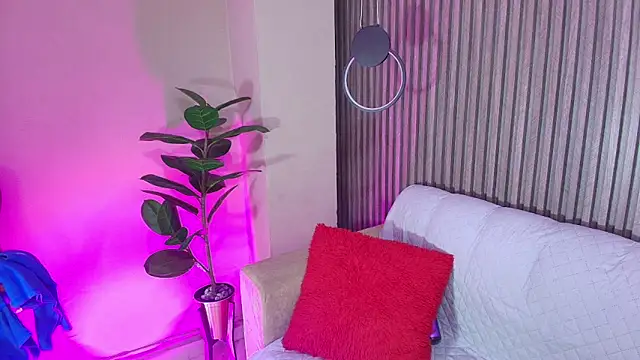 biancaa 18 online show from 09/17/25, 07:15