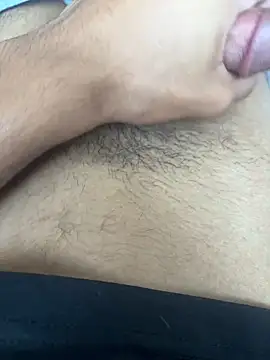 Snapshot of Coloureddickforyou chatting on 12/19/25, 07:37 Coloureddickforyou online show from 12/19/25, 07:37