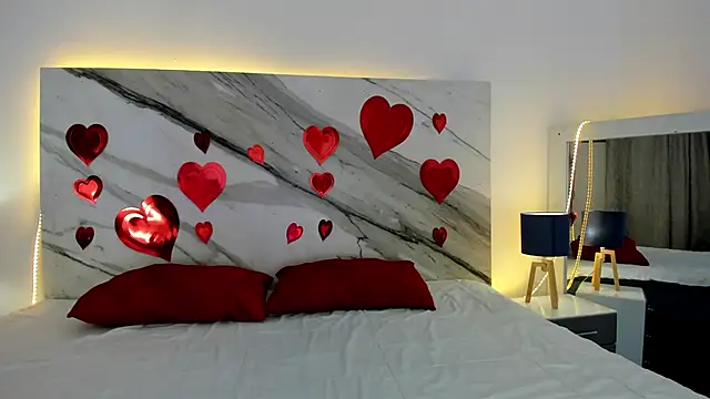 thamiina  online show from 02/10/26, 07:18