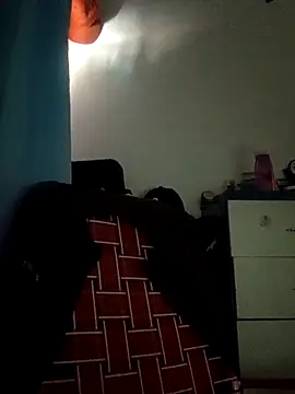 maxiiii125 online show from 11/18/25, 04:00