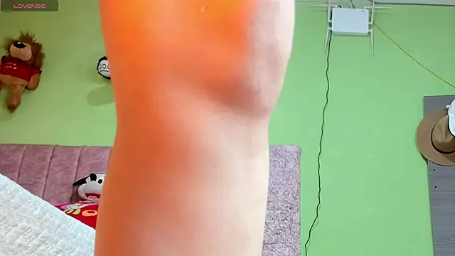 hot Dariana pantyhose online show from 10/26/25, 12:55